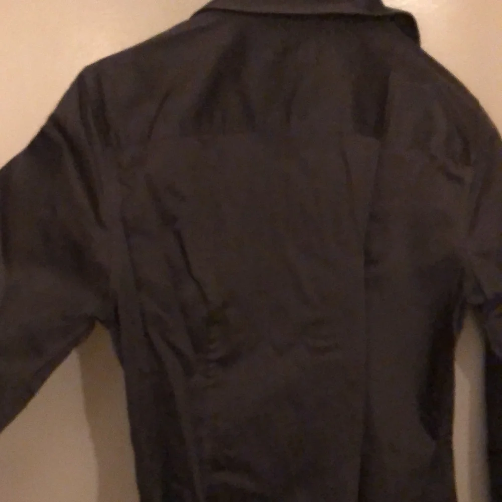 Banana Repiblic slim fit blouse, dark gray size 6 - Picture 5 of 5